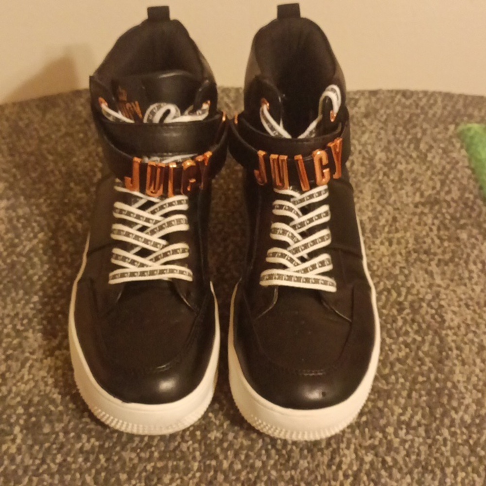 Juicy Couture black high top sneakers size 8 rose hold hardware